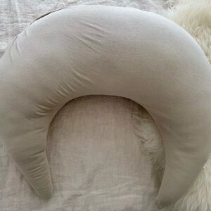 *Snuggle me* feeding and support pillow